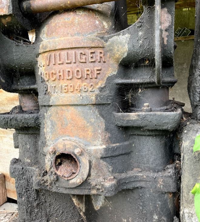 Naturnahe Bienenbehausung